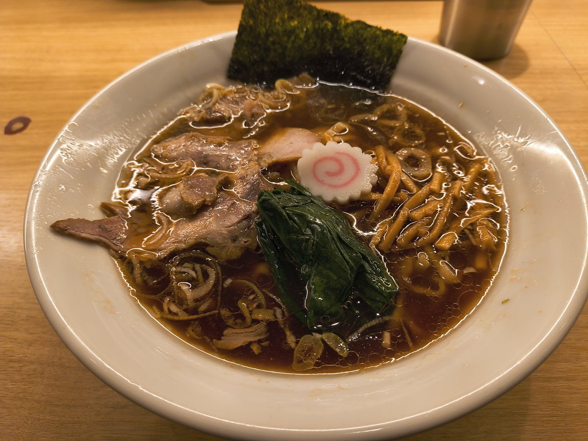 東京来てます。まずはラーメン。