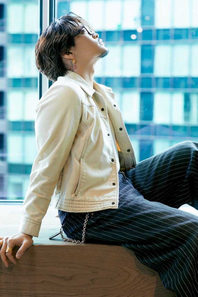 encore_inf's tweet image. 本日リリース🌴NEW ALBUM『LIFE GOES ON』！
KAZ インタビュー＋撮りおろし📸
e.usen.com/interview/inte…

#GENERATIONS の活動と並行して精力的にソロワークを行ってきた #KAZ
“リアルタイムな自分が表現されたアルバム”について、じっくりと話を聞いた！

#数原龍友 #GENE_数原龍友 #LIFEGOESON