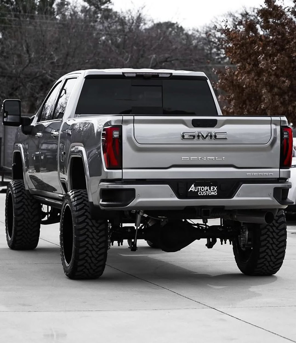 Car Lovers🤍❤️ tweet media