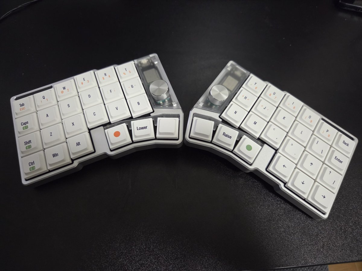 program75907835's tweet photo. Cornix LPやっと届いた～
4ヵ月待ちー https://t.co/C3IcVxuwnH
