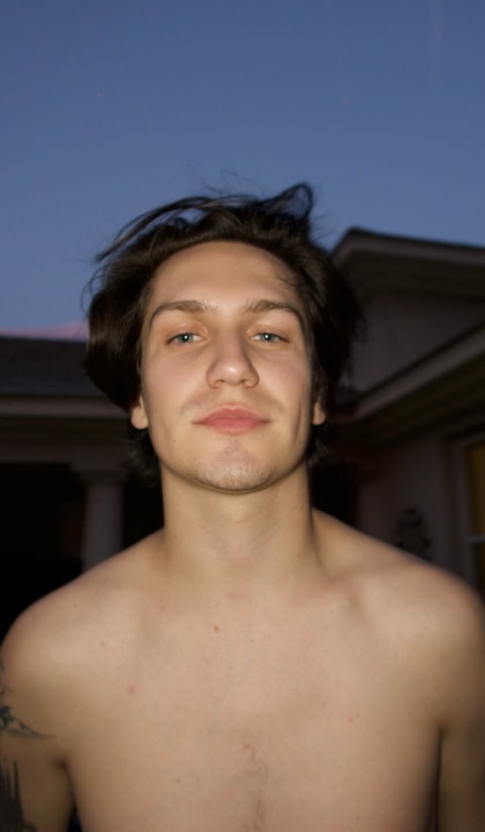 chase 𝜗𝜚 tweet media