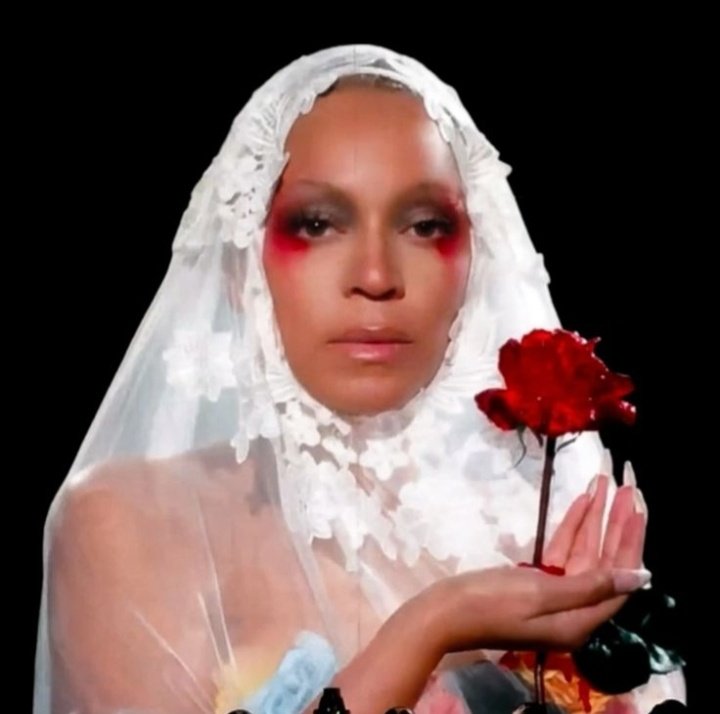 Beyoncé f∆shionicon (@beyoncefashi) on Twitter photo 