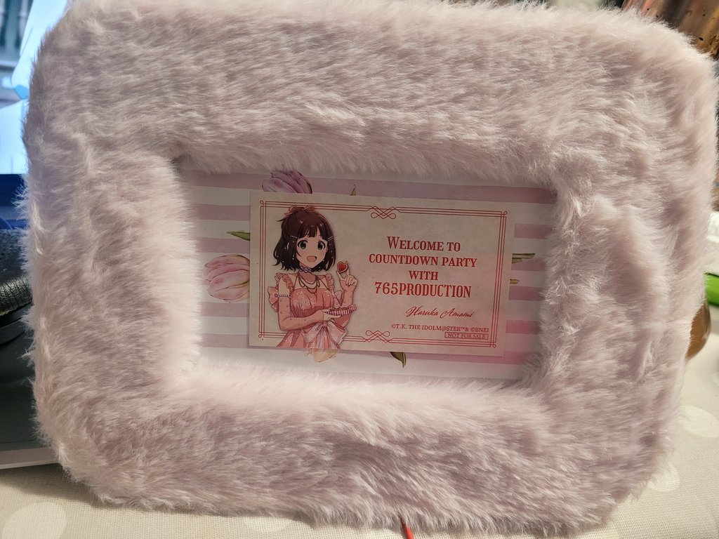 Oliviazira's tweet image. Fluffy frame