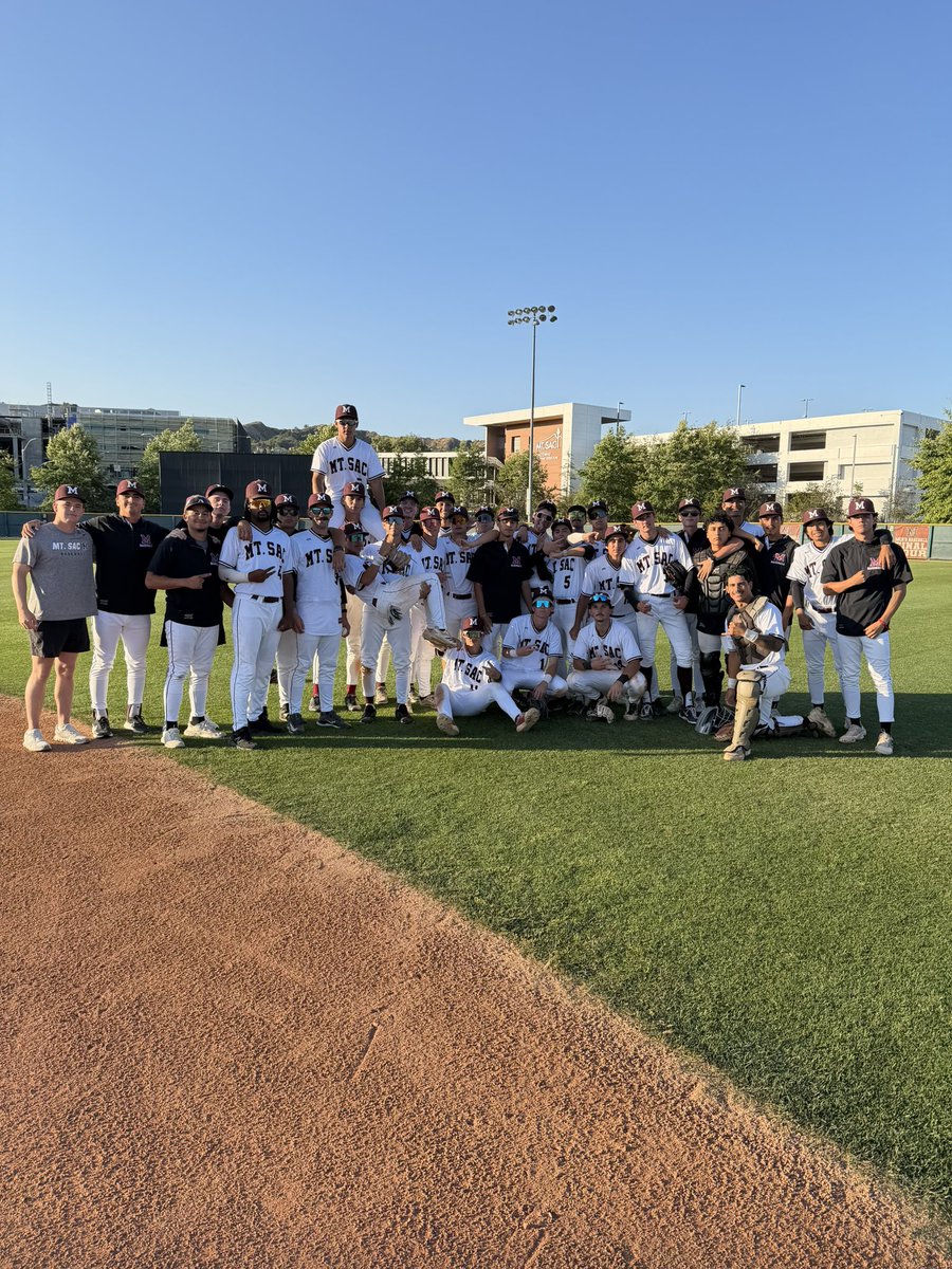 MtSAC_Baseball's tweet photo. MOUNTIES roll BIG 26-4 over Long Beach! @Tbilvado1 cruises through 6 for the W! @JacksonGiacone MONSTER DAY 2💣Gslam 7🥩 3knocks @PrimantoTyler 🔨time💣 @brip 2B 3🥩 @ChipMertz25 @AndrewAlva10 @Frankiebrazil75 2hits apiece! TEAM W! @MtSAC_athletics @MtSAC_Baseball #dominatelate https://t.co/UDJEZ3MTzX