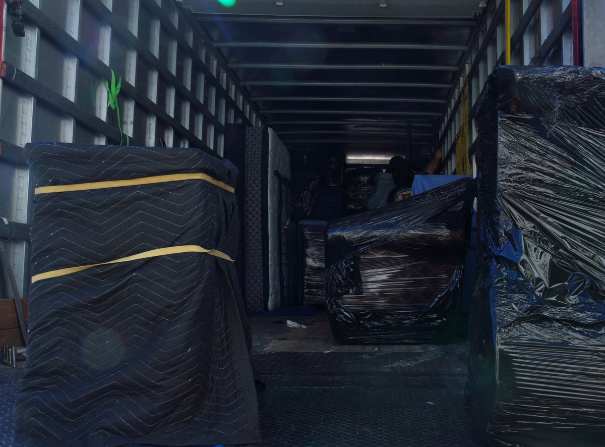 MovingSmiles's tweet photo. We handle customer concerns quickly and professionally with clear communication and careful handling. Our goal is to provide reliable moving services and a stress-free experience from start to finish.

#MovingCompany  #ProfessionalMovers #CustomerService  #TrustedMovers https://t.co/yfszTkZ3rY