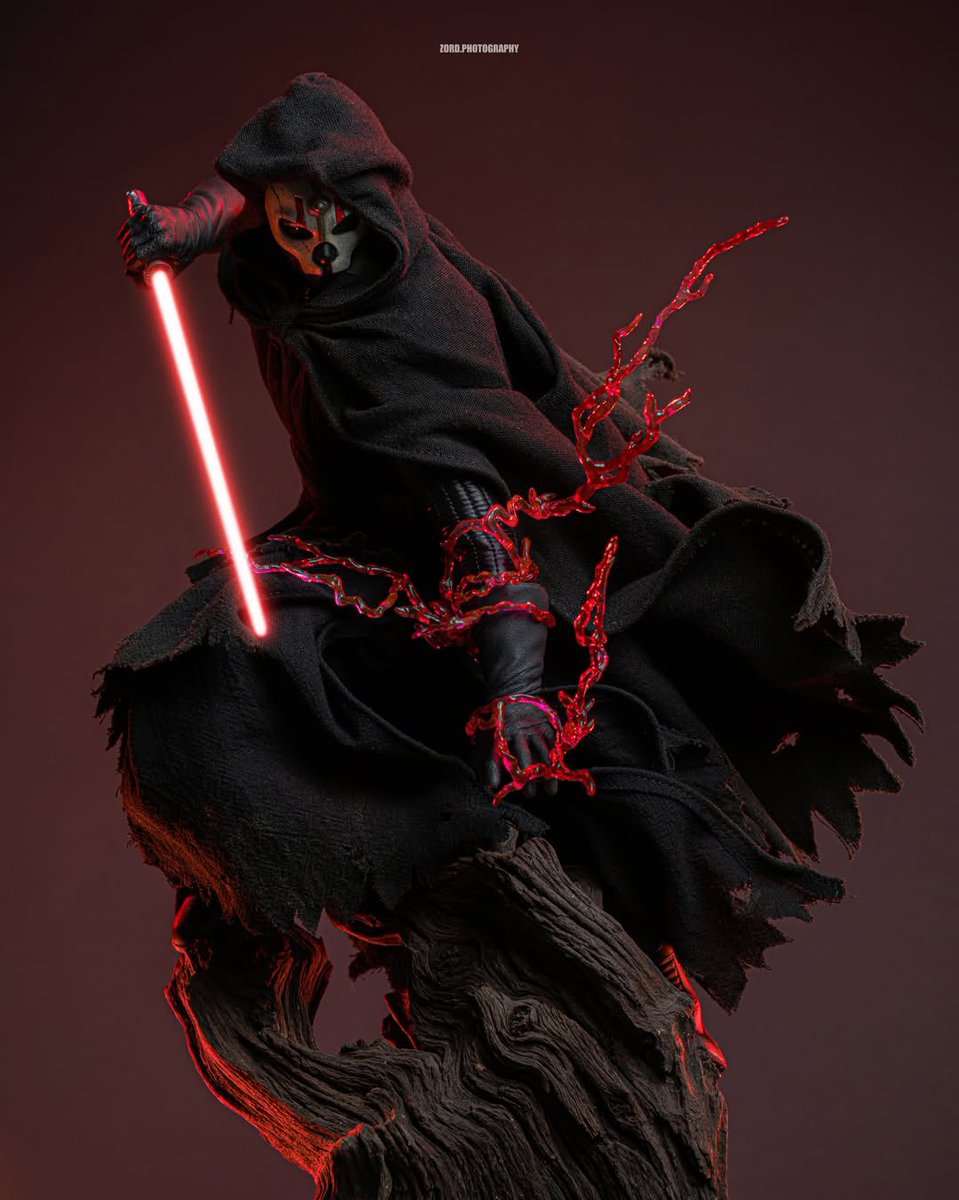 JediCollecting's tweet image. A look at Hot Toys, Darth Nihilus!

📸: @zord.photography (IG) 

#StarWars