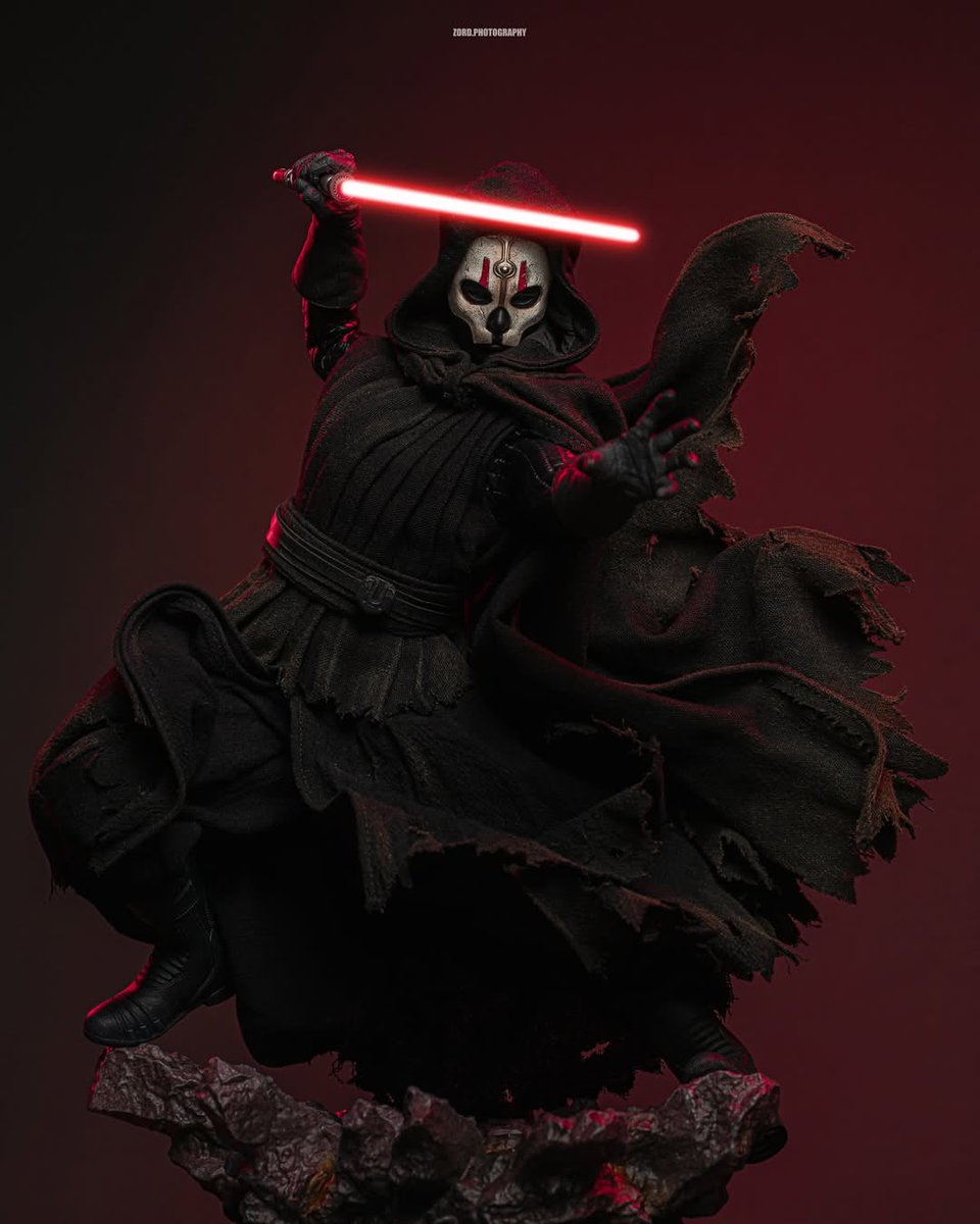 JediCollecting's tweet image. A look at Hot Toys, Darth Nihilus!

📸: @zord.photography (IG) 

#StarWars