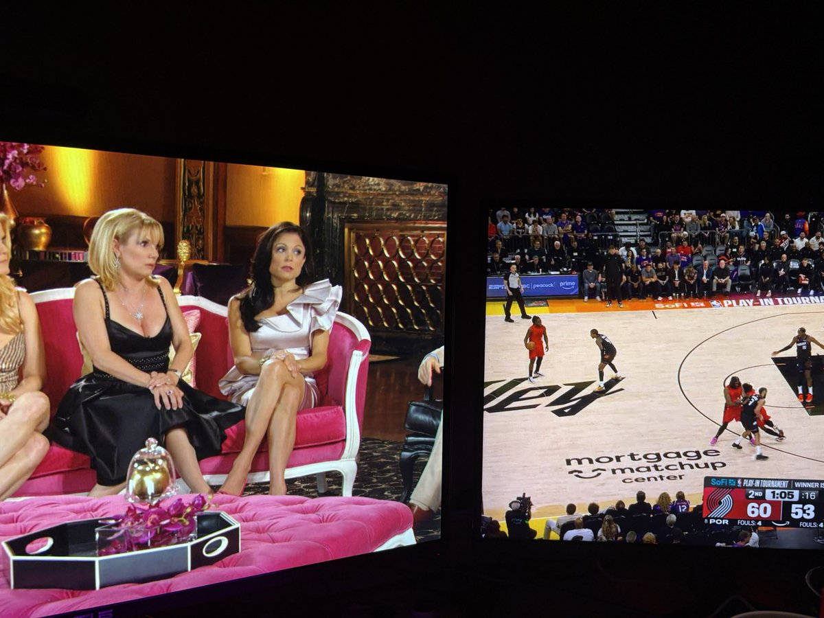 AARONWlGGINS's tweet image. #multitasking