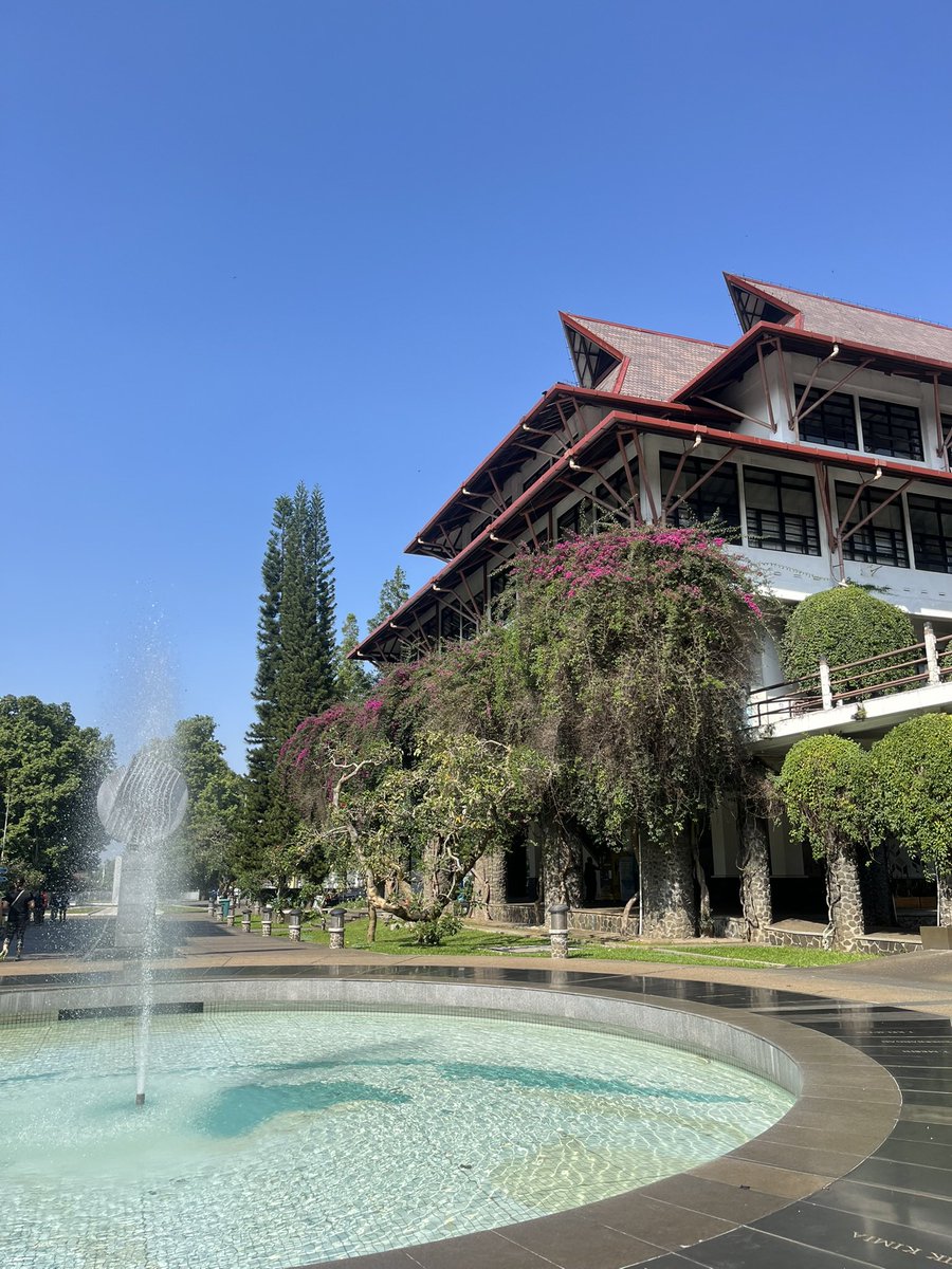 laura ◡̈ tweet media