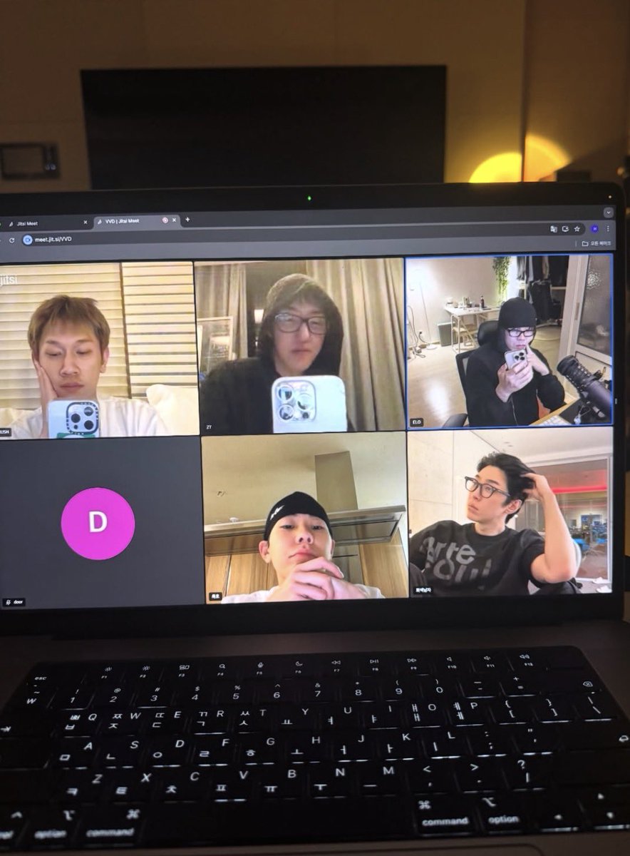 i need a tweet media