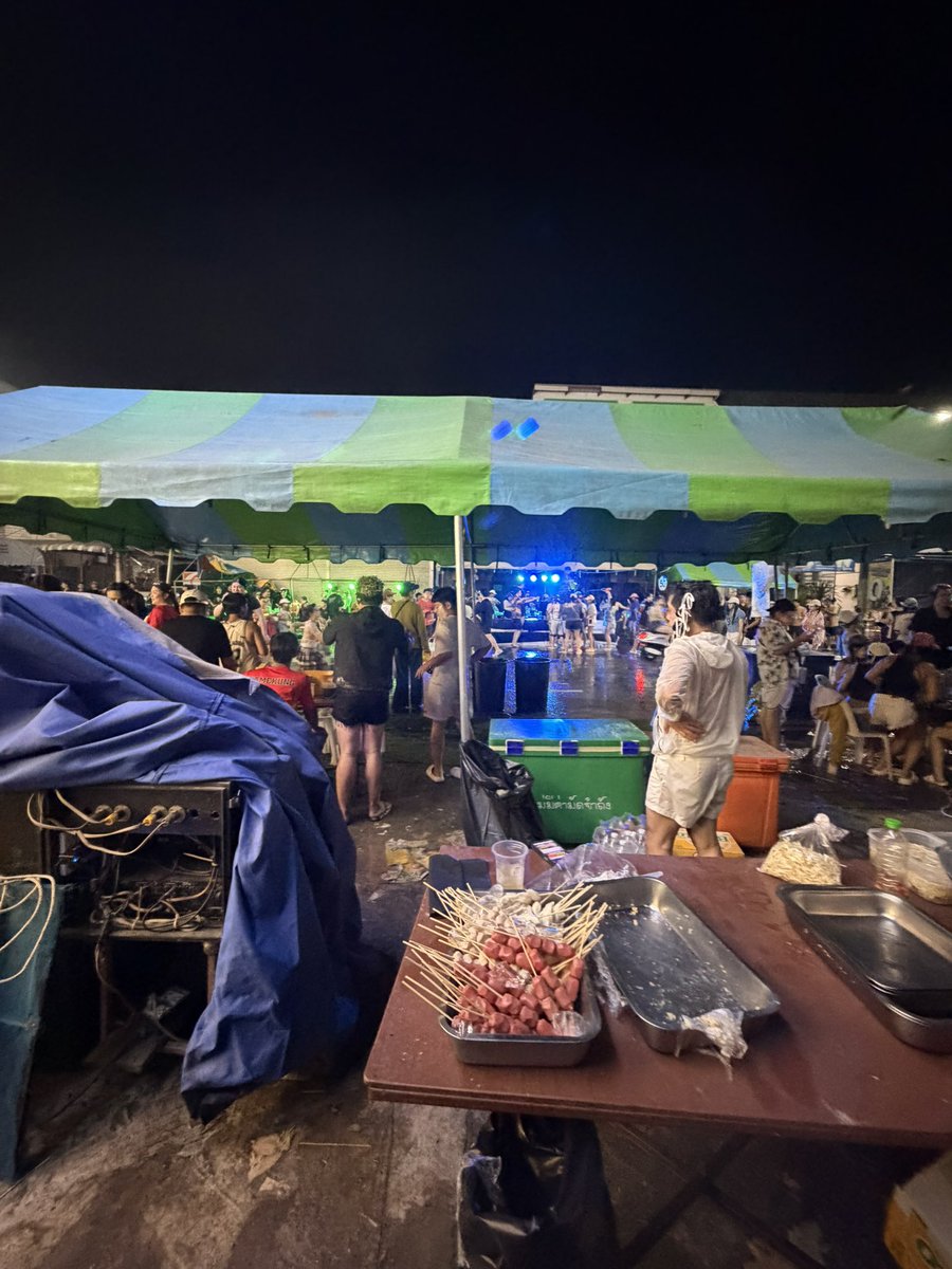 Pakwhan เล่นแอคนี้ แอคเดียว อันอื่นปลอม tweet media