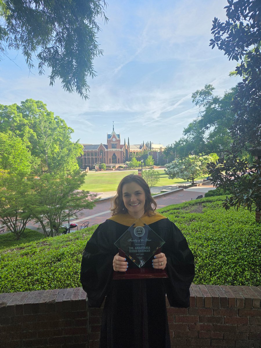 KerrPhd's tweet photo. I am so honored to be awarded  Faculty of the Year by CLAS students! #merceruniversity #bethebear https://t.co/alljuV42az