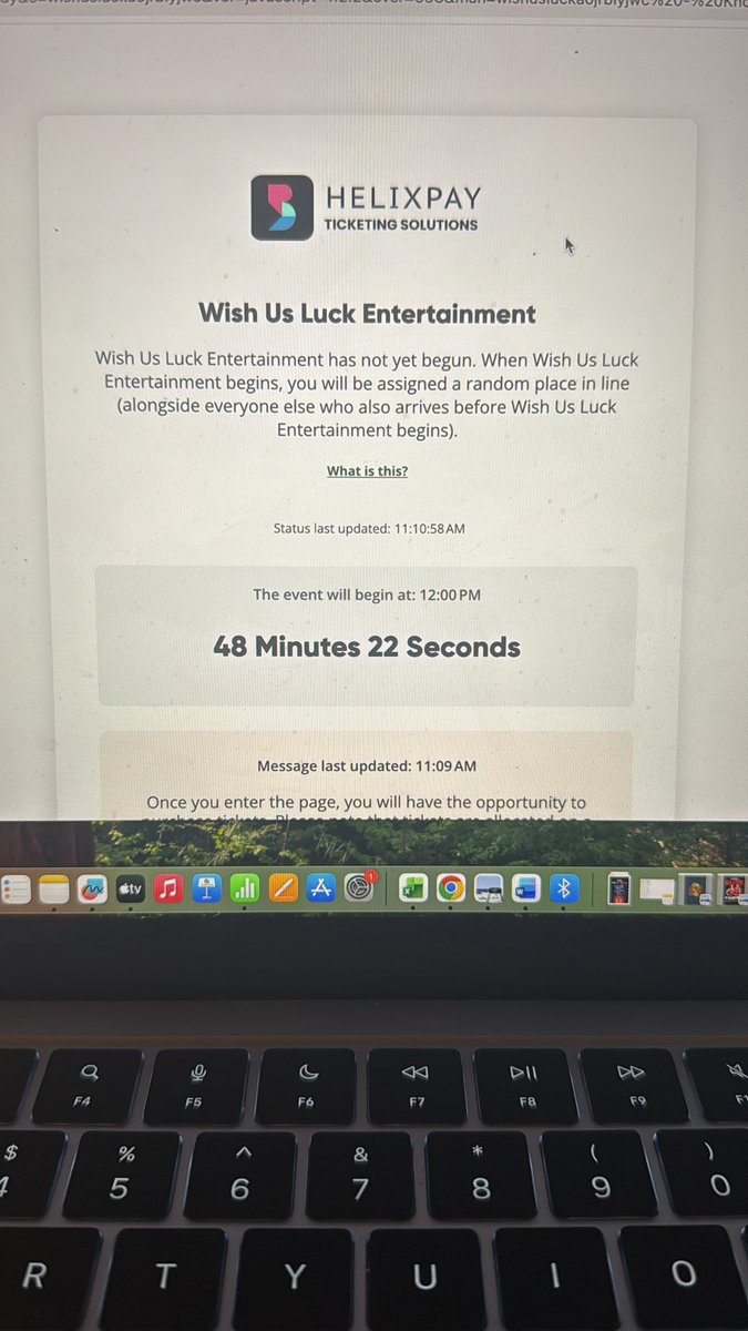 jacq91's tweet photo. Waiting game for Day 2 FM #LenaMiu https://t.co/z0NYEcrohB