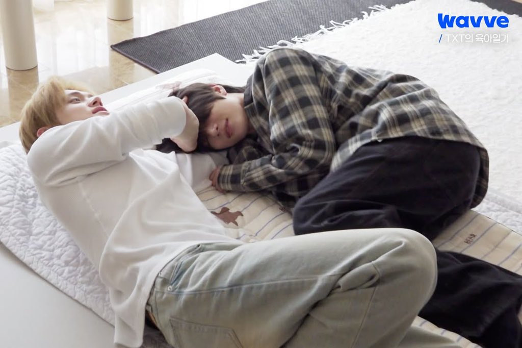 ★ Michael Afton saw TXT! tweet media