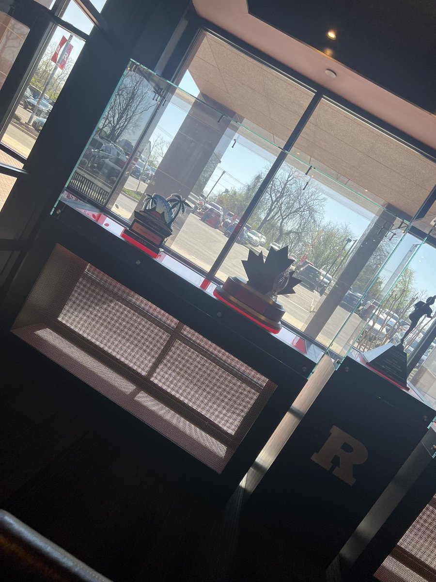 CoachCashJr's tweet photo. Boys got a chance to check out @RFootball facility and spring practice today @GregSchiano appreciate you for having us https://t.co/lnso2AbmHO