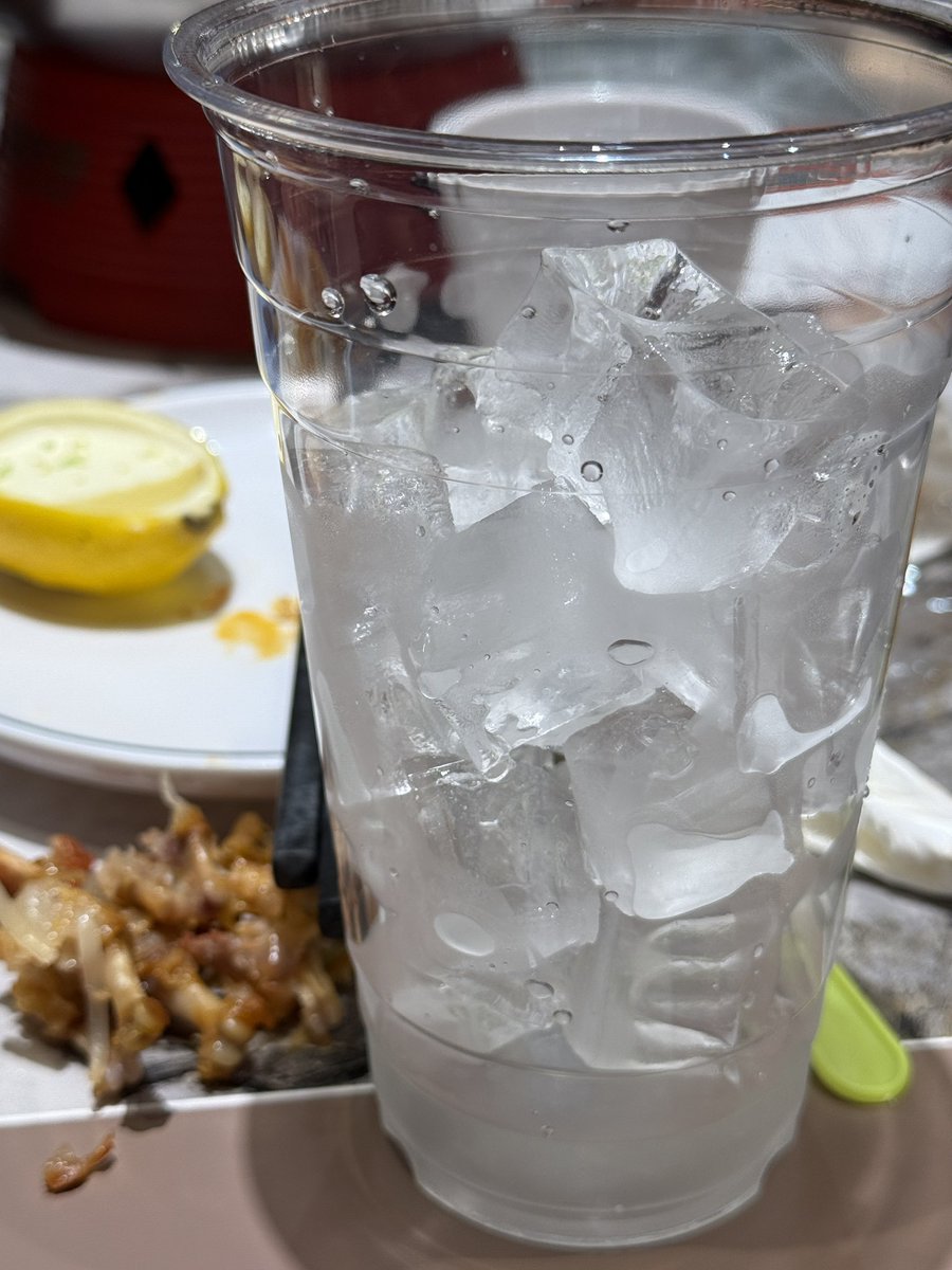 我的心裂成了缝你把它当成了b tweet media