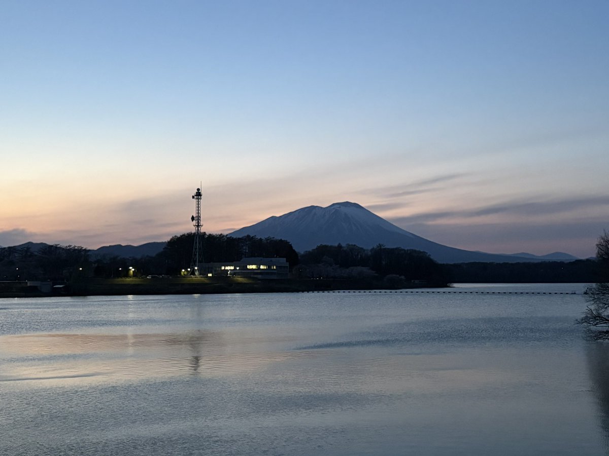 四十四田ダムからの岩手山
いつか湖面に映った時に写真撮りたいなぁ