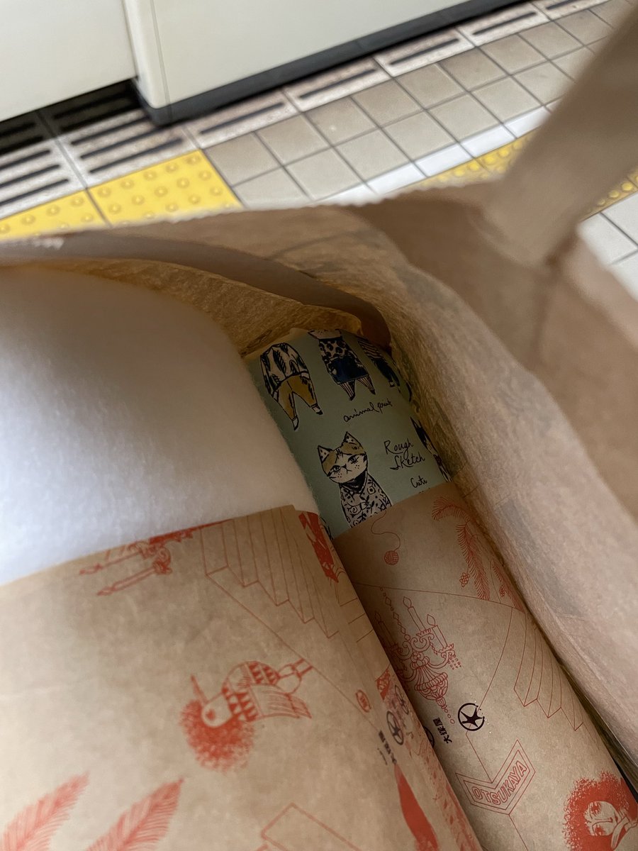 vivitto_408's tweet photo. #大塚屋
#ソバカスキッズ
車のメンテナンス待ち時間に地下鉄に乗って大塚屋さんへ‼️
ネットで購入しようかメチャ悩んでた生地あったよ～😭
さすが大塚屋さん👏
もうコレ可愛過ぎて９色展開とか罪なんだけど… https://t.co/H7i2DutEC9