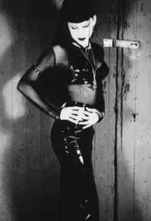 bab0oshk44's tweet photo. Debra Fogarty (Diva Destruction), shot by Morgan Bivens https://t.co/7AXnYnBTjv