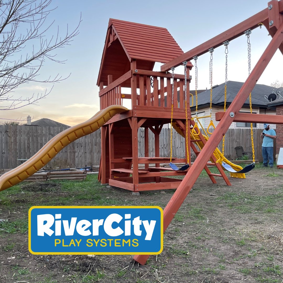 RiverCityPlay's tweet image. 🌟 Check out the Original Fort XL, now featuring 2 slides and a stylish wood roof! 🎢 Ready to make it your own? Customize your fort by visiting one of our Greater San Antonio locations today!

#RiverCityPlay #SanAntonio #BackyardFun #Playtime