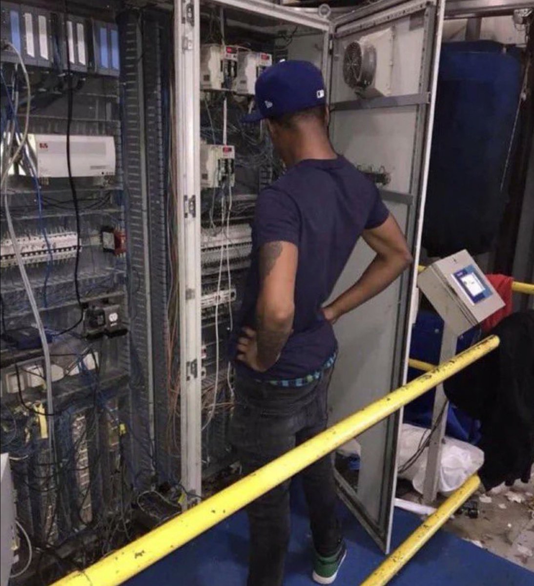 bznupe's tweet image. The Sec trying to figure out how to stop MARY’s kids from beating them😂😂😂
#SWAC
#HBCUS