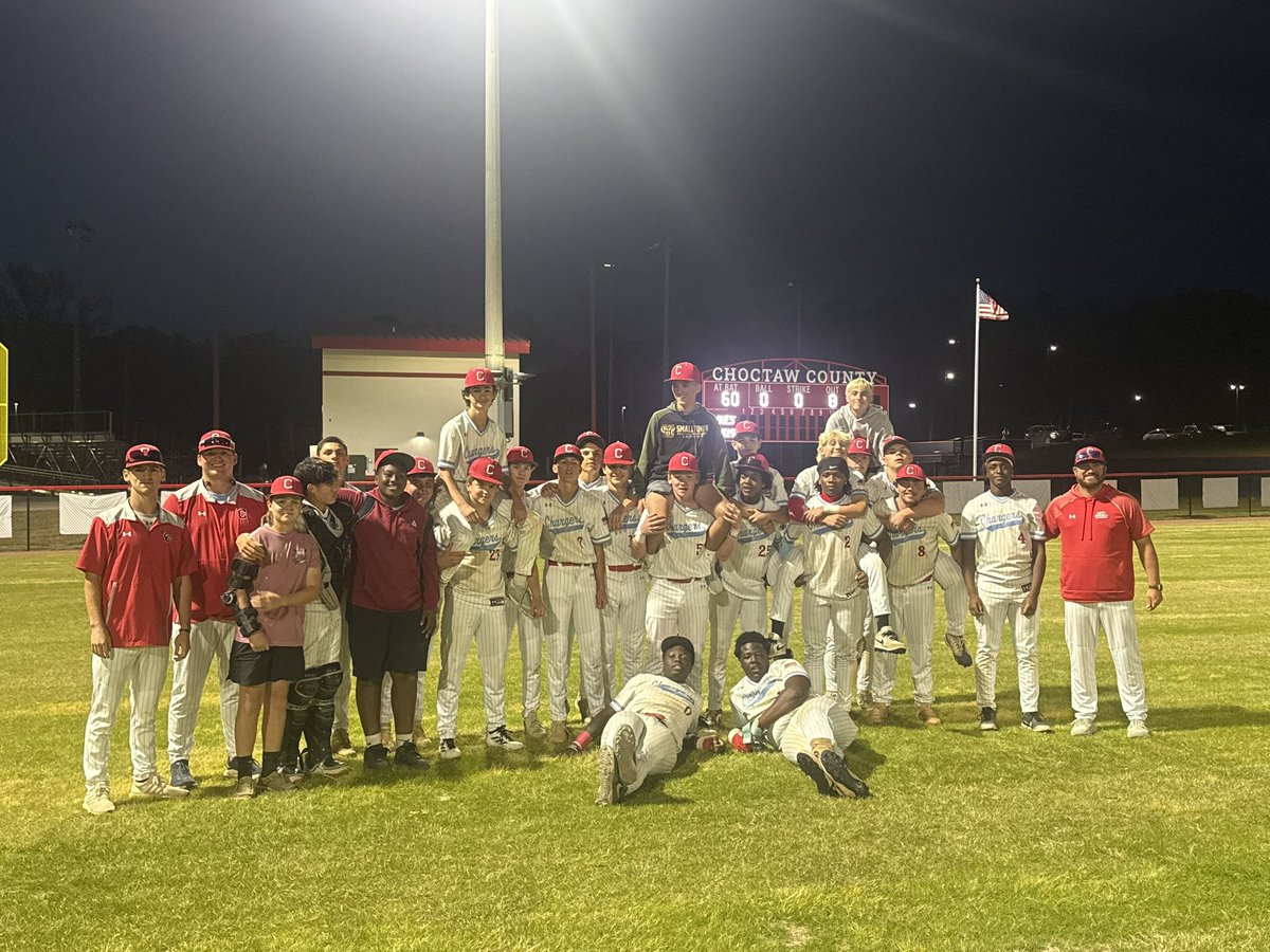 dc_christensen2's tweet photo. End of season stats Sophomore year 
GP: 23
PA: 76
AB: 51
AVG: .315
OBP: 513
OPS: .970
SLG: .451
H: 18
1B: 11
2B: 7
R: 26
BB: 17
SB: 30/31 https://t.co/6mS98mIOKU