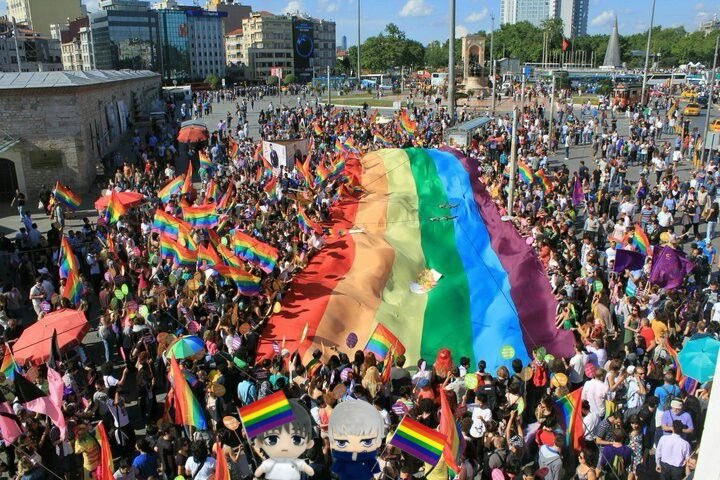 jjk in random places tweet media