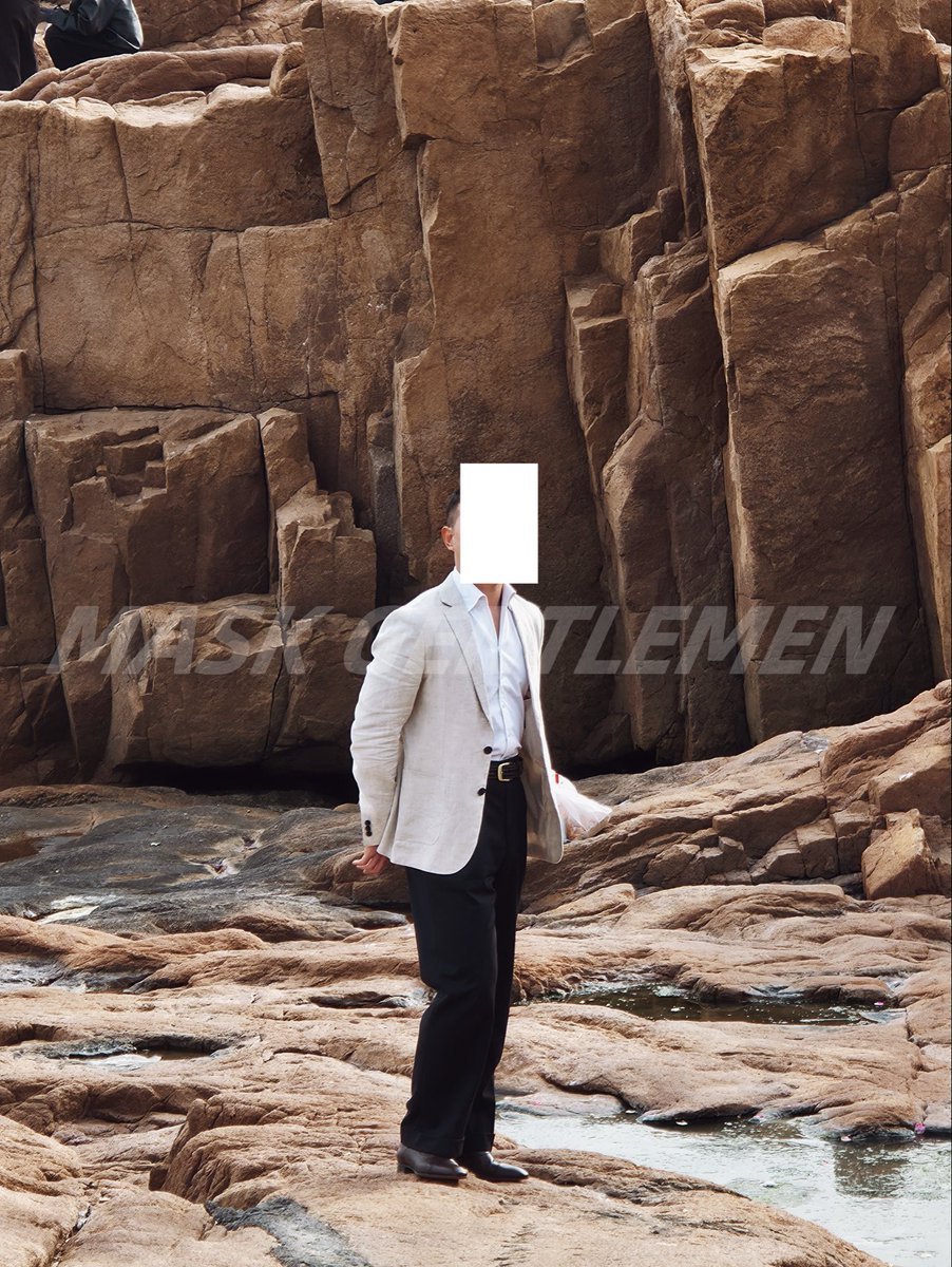 Mask-gentleman tweet media