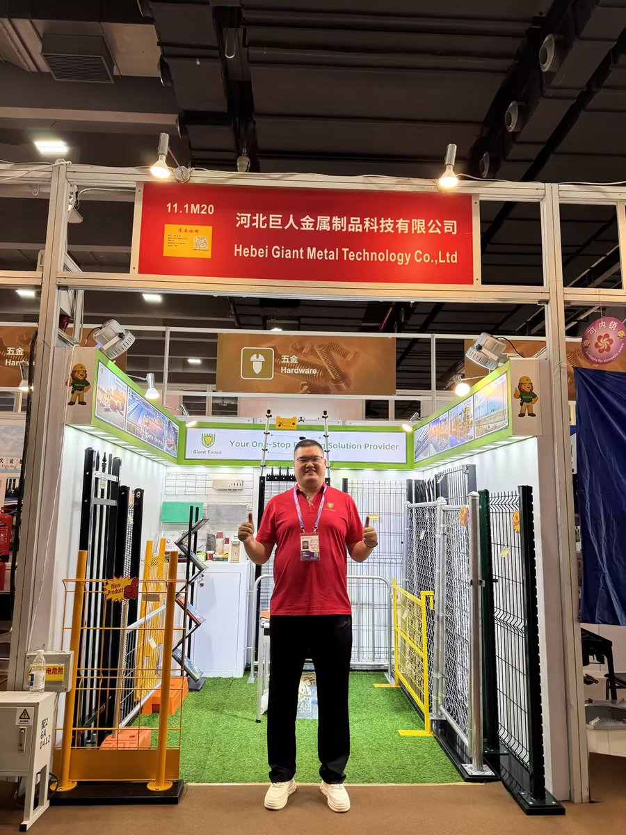 GiantFence's tweet image. Ready for a great day at the Canton Fair! 🌅

The Giant Fence team is all set and energized — looking forward to meeting you!
📍 Visit us at Booth 11.1M20 and explore our fencing solutions.

🤝 Welcome to our booth!

#manufacturing #giantfence #chinafence #fence #139thCantonFair