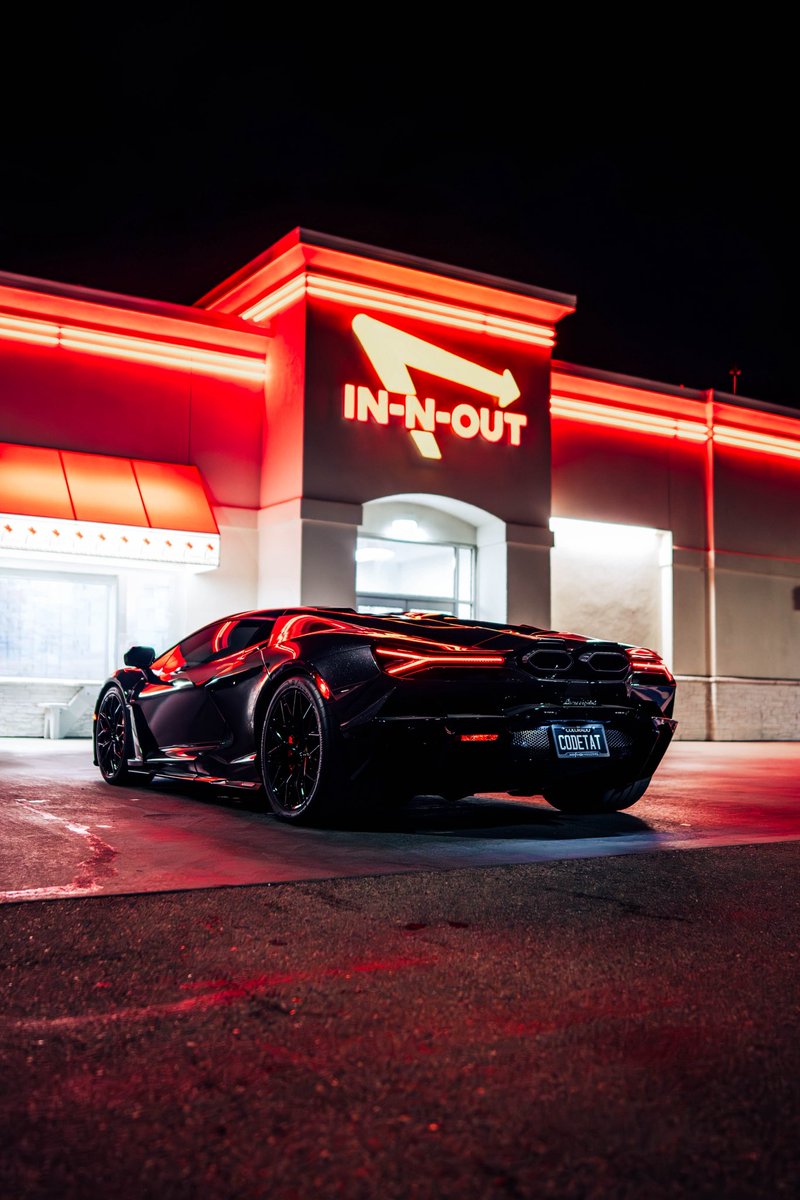 bykruser's tweet photo. Pit stop https://t.co/N7zP89iQsV