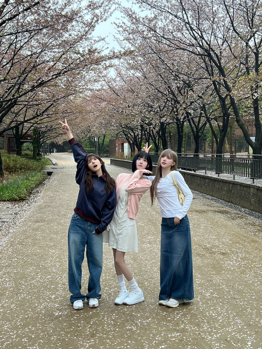 tripleS official tweet media