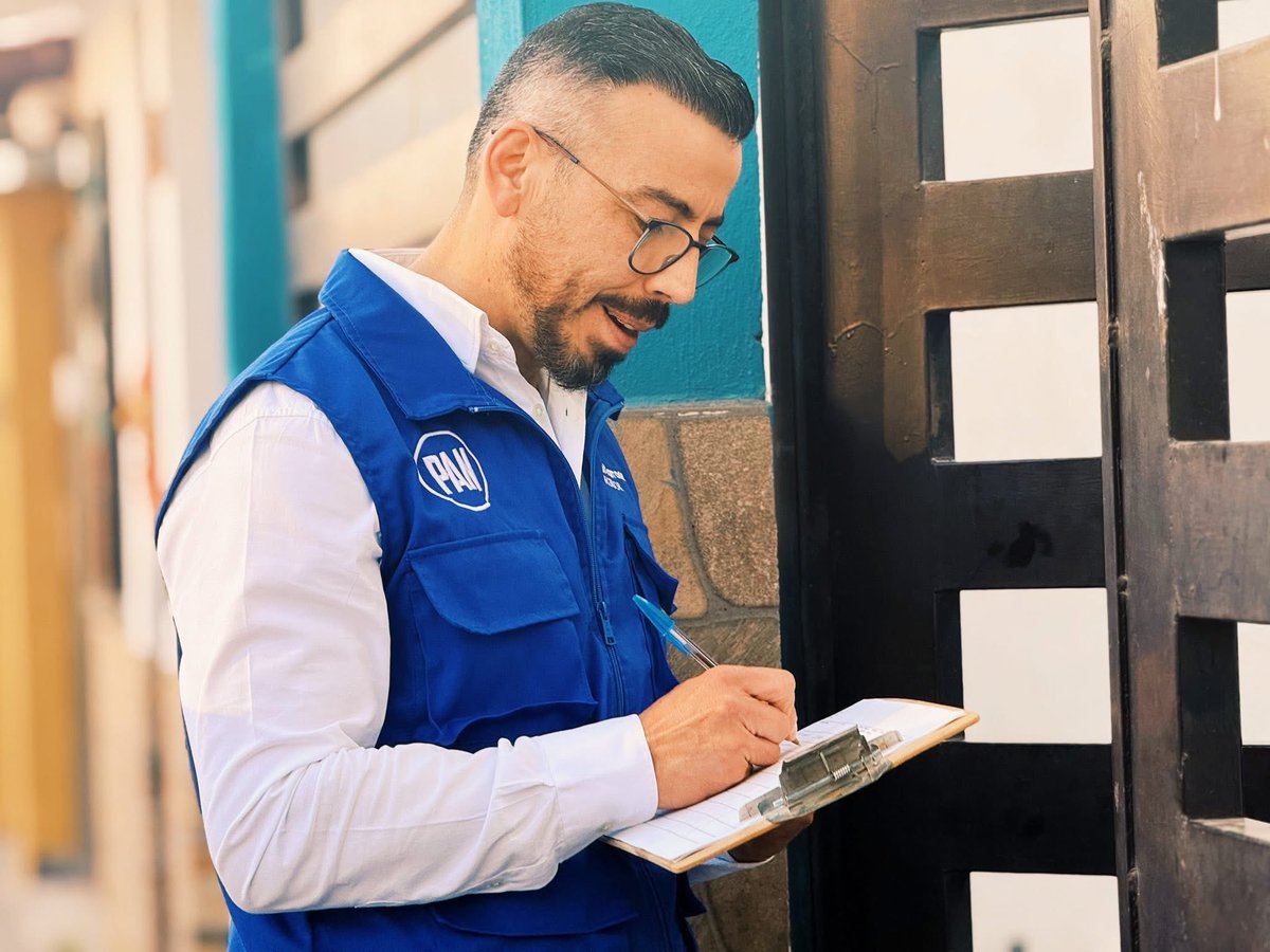 gerardobarrosor's tweet photo. Trabajar desde el corazón es servir con empatía y compromiso. ❤️

Porque cuando hay vocación, cada acción suma y transforma. 🤝✨ https://t.co/lfiED1C8BM
