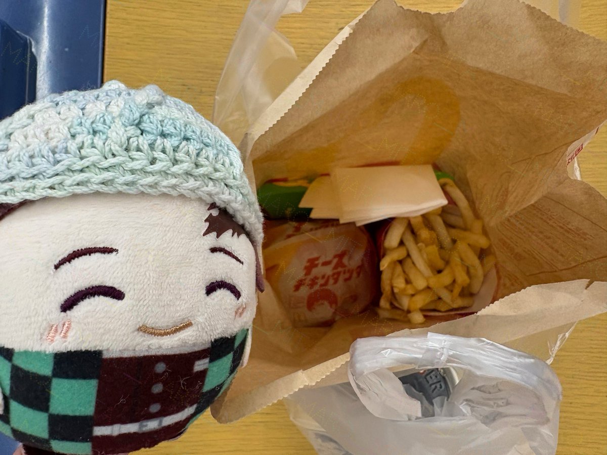 混んでいたのでてーくあうとー💨

(っ◜◡◝ c)たつったったったー🎶