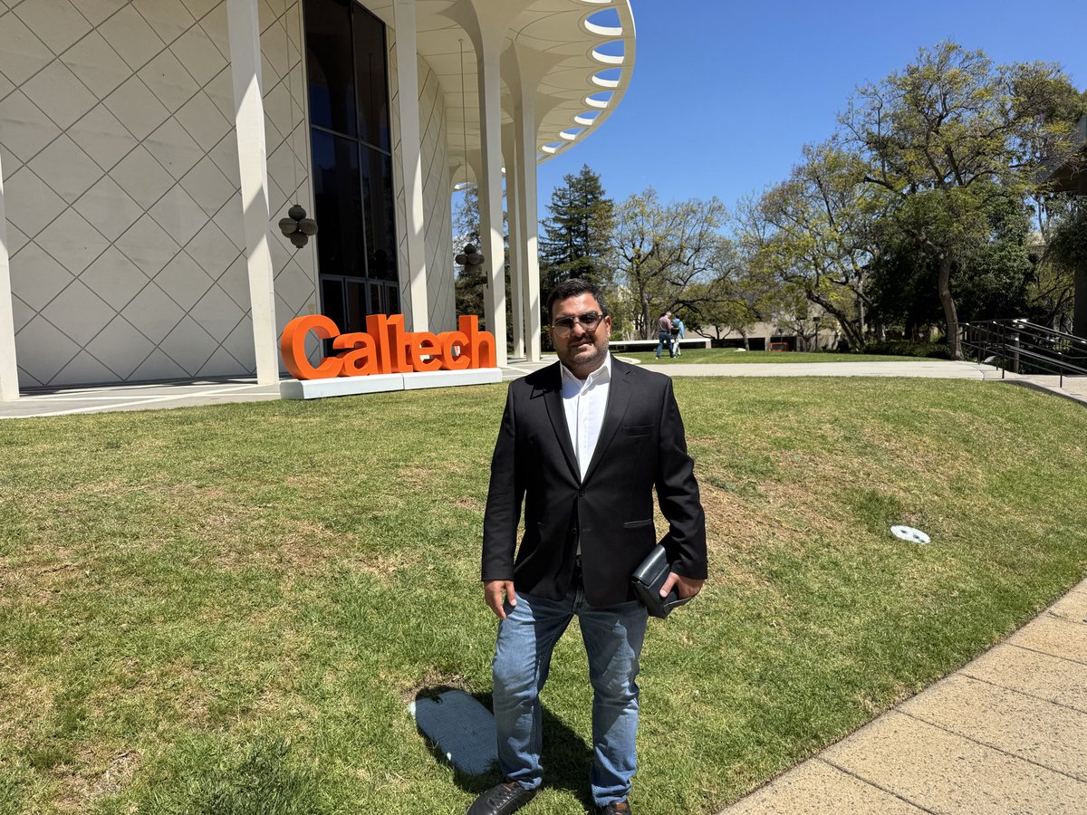 iCityLLC's tweet photo. #QuantumDay visit to #CalTech - #Science #Technology #Innovation #Quantum #Physics #Business #CaliforniaInstituteOfTechnology https://t.co/6VX4vv50wa