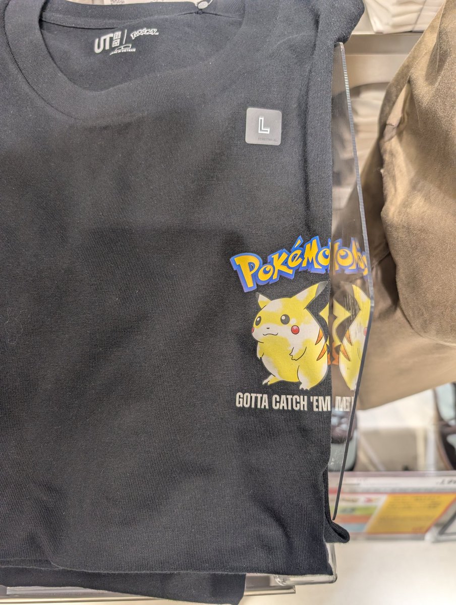 トモシ tweet media