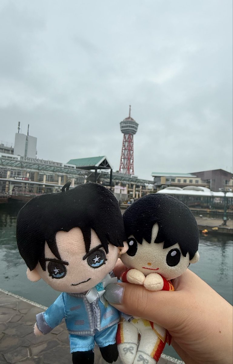 knnaot313's tweet photo. IDOL1ST福岡ほんとーーに！楽しかった🫶  健人くんからのサプライズとっても嬉しかったし、まさかの一生の思い出も貰えてほんとにほんとに幸せでした😭💖 ただでさえ大事なペンライトが更に大事になりました🥹  健人くんありがとう！大大大好きだよーーー！ https://t.co/XCgyKM4Re1