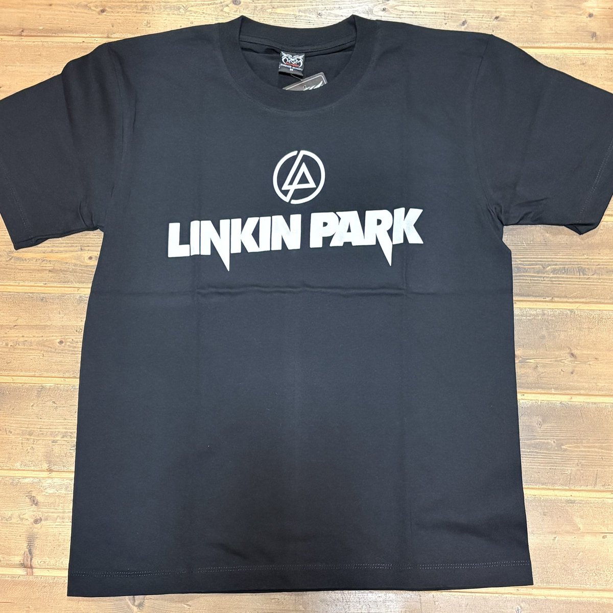 BLUE_KYOTO's tweet image. 🌙こんにちは🌙

✔︎ロックT ¥3190[税込]

新柄入ってきてます❗️
#systemofadown #linkinpark
入荷直後から大人気です❗️

サイズ感は日本サイズより大きめ。
M,L,XLの三種展開です(　˙-˙　)

もう夏もすぐそこまで迫ってきてます！
Tシャツの準備、ｼﾏｼｮｳ👍🏻

#バンT #京都