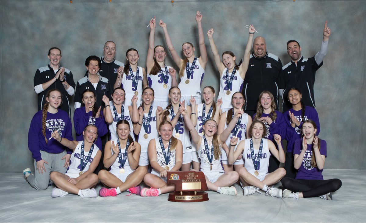 CoachBryceRoth's tweet photo. So much fun celebrating this team tonight and all they accomplished this season. So proud of our FAMILY and beyond blessed for the opportunity to coach them. 
#FAMILY🦅🏀
#FAITHintheFLIGHT🦅🏀 https://t.co/tUNekA2OEE