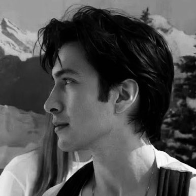 hudsrry's tweet photo. this side profile should be illegal https://t.co/b7yM0DxrbG