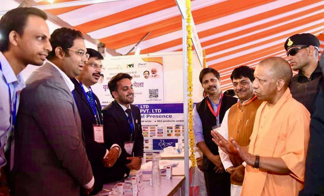 dr_hariom_ias's tweet image. मुज़फ़्फ़रनगर के युवा उद्यमियों ने आधुनिक उपक्रमों के माध्यम से रोज़गार सृजन की दिशा में प्रशंसनीय पहल की है। #drhariomias #industry #skill #job #Education