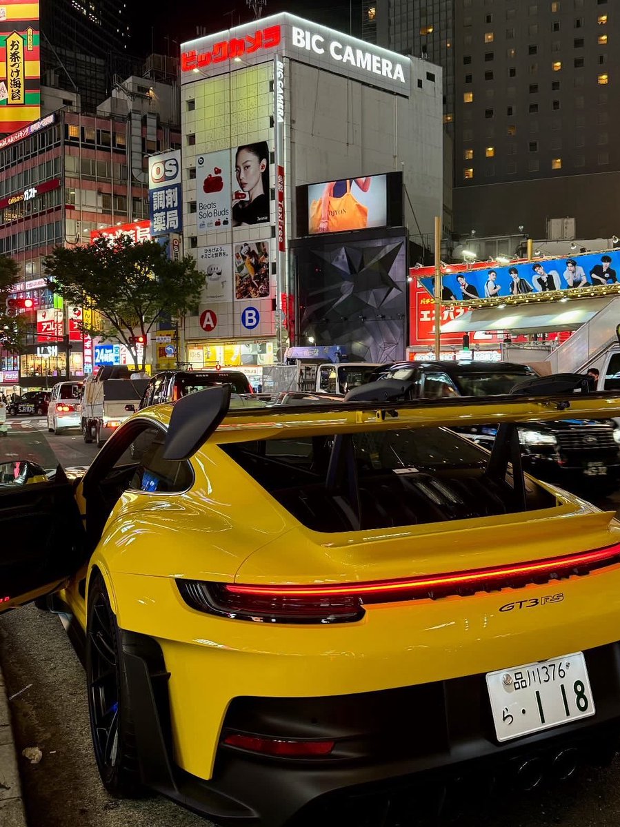 East’on tweet media