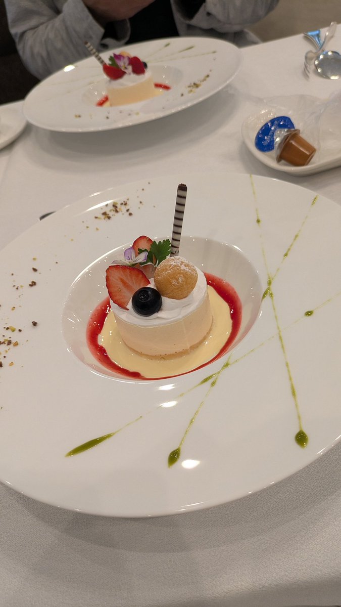 【ZØRX】猫ぷりん tweet media