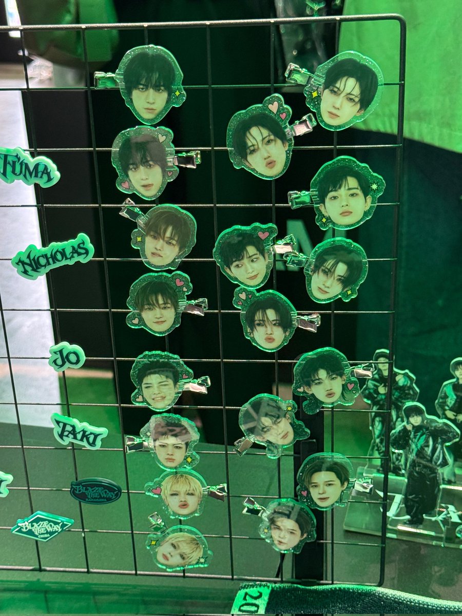 yo debería estar en Japón comprando 500 de estos, odio ser pobre lo odio