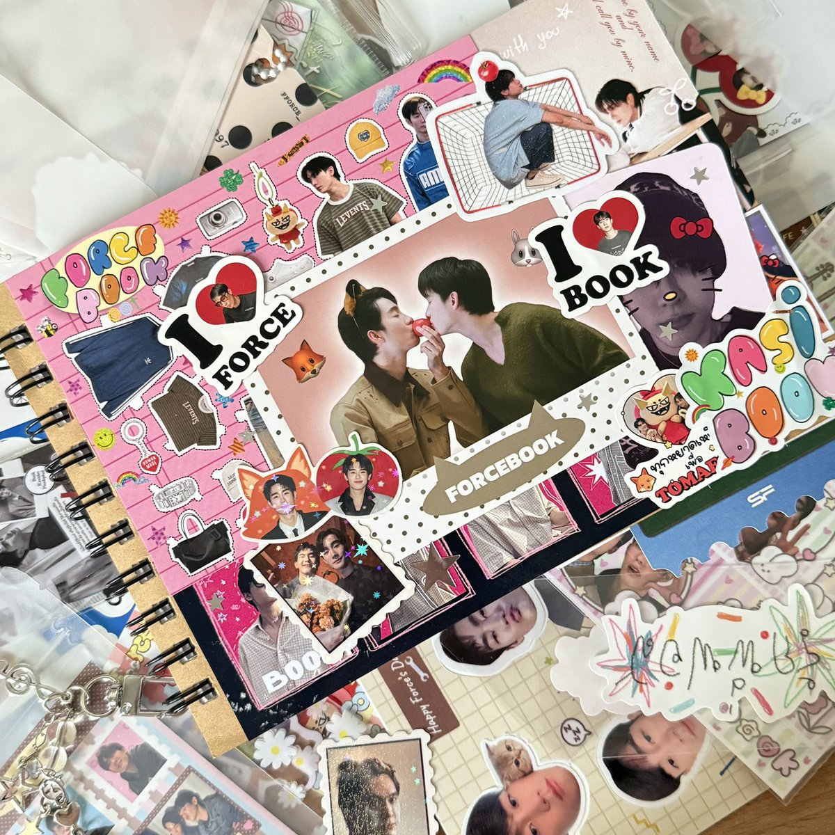 ddinosxur_'s tweet image. — cuteness overload ☆⋆｡˚
ᙏ̤̫˚₊ ♡̷ 

( #fforce_ #kasibook #forcebook )