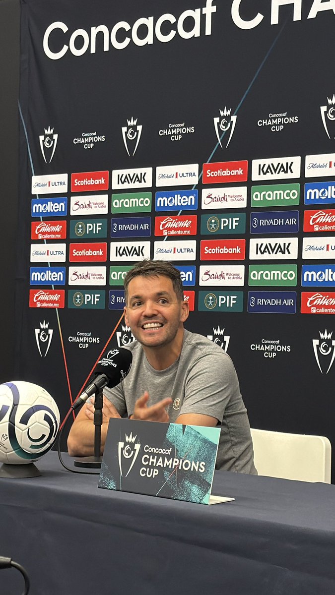 Santiago Hernández tweet media