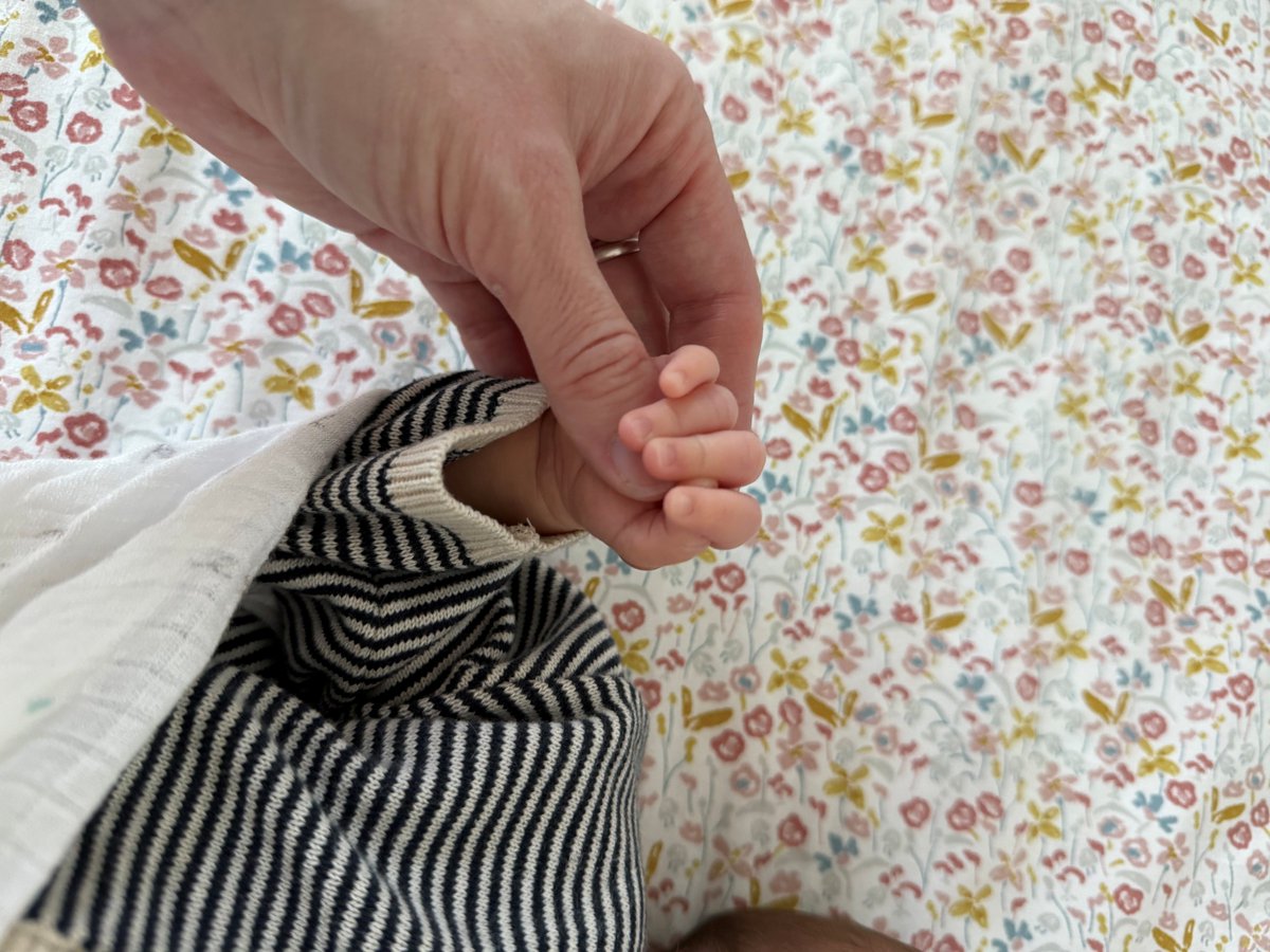 surrogacycanada's tweet image. Congratulations to Intended Parents C &amp;amp; L and their Surrogate Christina who welcomed a baby girl on February 28th weighing 5lbs 5oz. 🩷

#surrogacy #surrogacycanada #canadiansurrogacy #surrogate #ivf #surrogacyagency #intendedparents #scobabies #surrogacyjourney