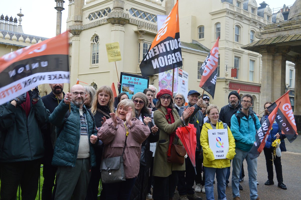 strike_map's tweet image. We've just been down the @BrightonMuseums day 2 picket line @GMB_union day 2 picket line at #RoyalPavillion. 

We back these workers 100%. 

📸 (c) @RedHen90 

#StrikeMap #Brighton #Hove #StrikeAtTheMuseum