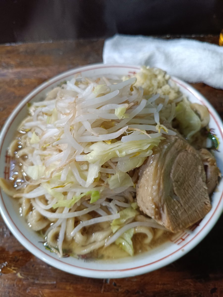 amedama80's tweet photo. 最近ラーメン屋さん毎日行ってる気がする🍜 https://t.co/a0WmoxJIl0