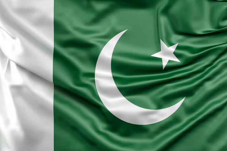 coinbureau's tweet photo. 🚨  PAKISTAN OPENS BANKING TO CRYPTO AFTER 8-YEAR BAN

Pakistan’s central bank now allows banks to open accounts for licensed crypto firms, reversing a 2018 ban.

Banks must verify licenses and keep client funds in segregated, non-interest accounts in rupees.

They must also remain responsible for due diligence and are prohibited from using customer funds to hold crypto.
