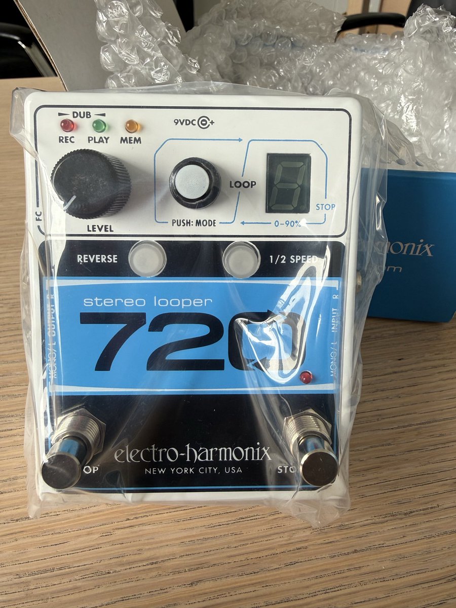 Éric Bothorel #FluctuatNecMergitur tweet media